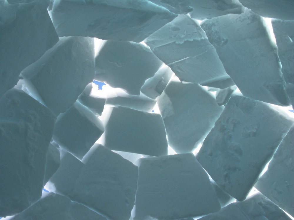 Inside the igloo, looking at how the blocks fit together.