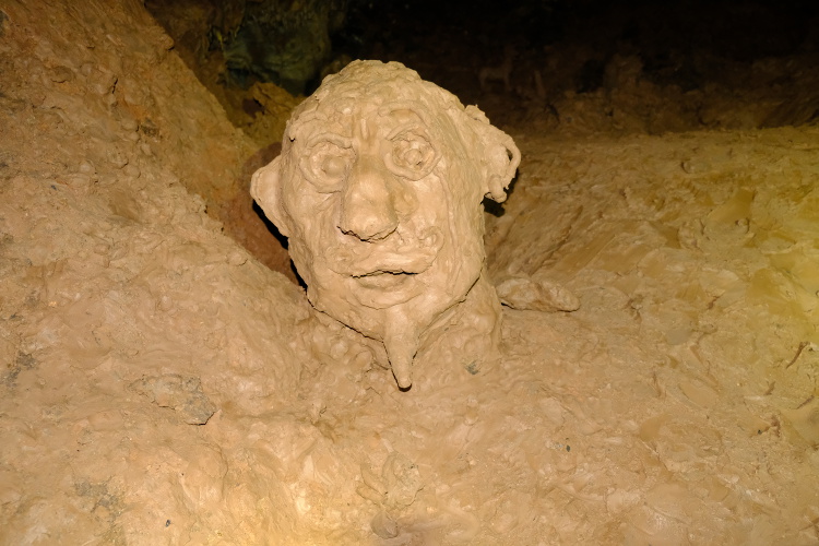 A large mud, ummm, sculpture, at the back of the cave.